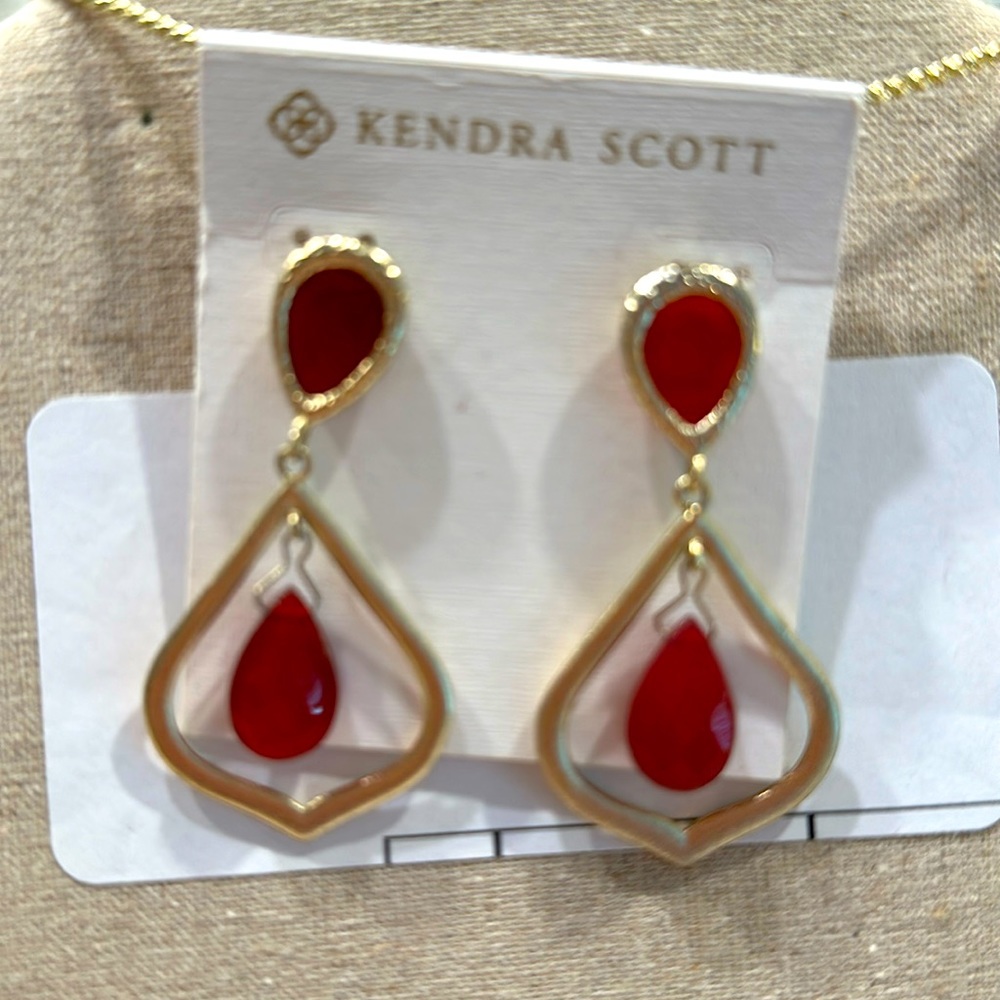Kendra Scott RARE Chandelier Earrings - Pink